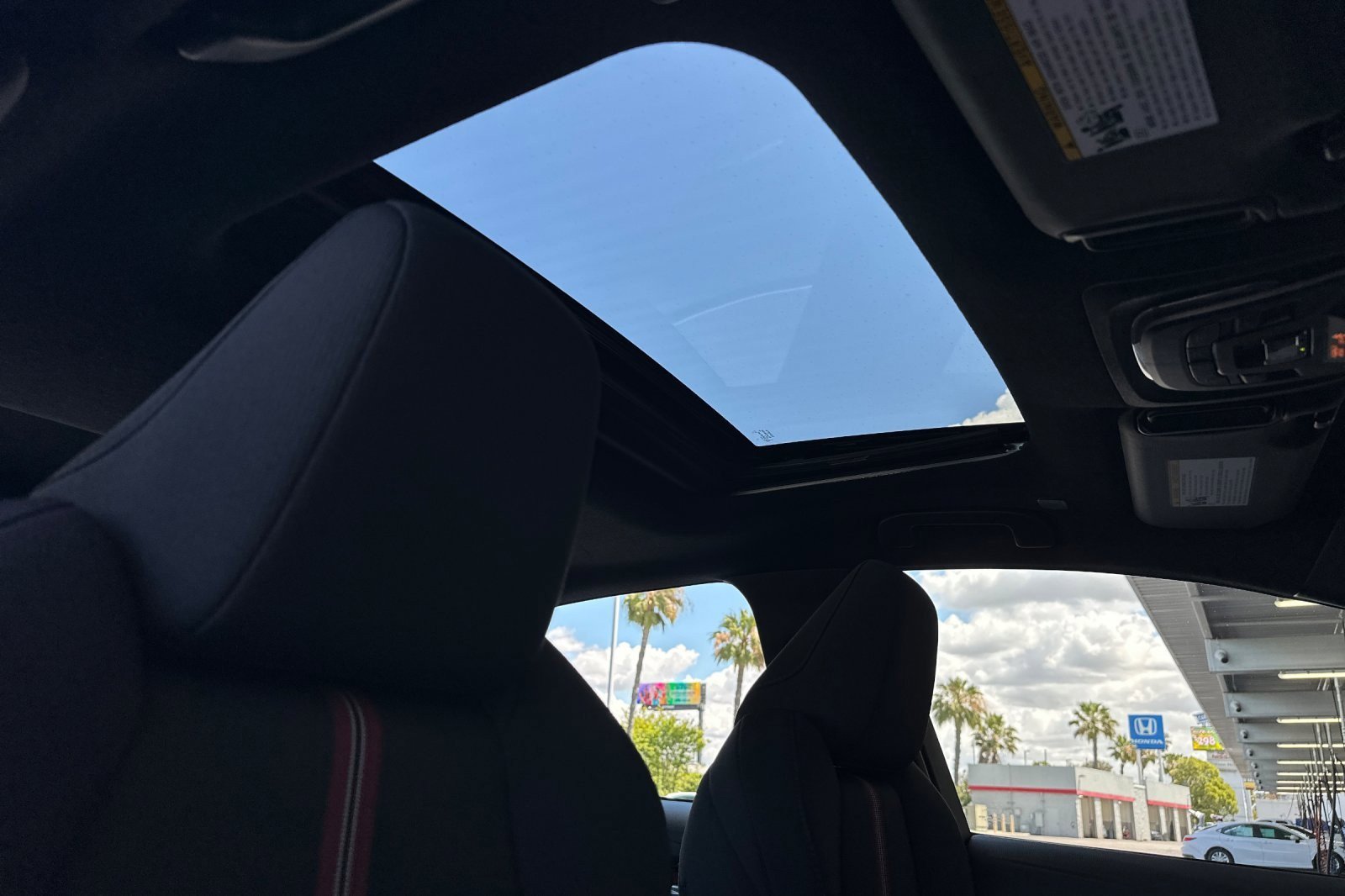 Certified 2023 Toyota Corolla SE w/ SE Premium Package image 15