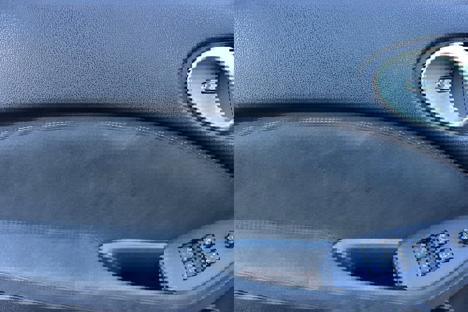 Used 2014 Nissan 370Z Touring image 12