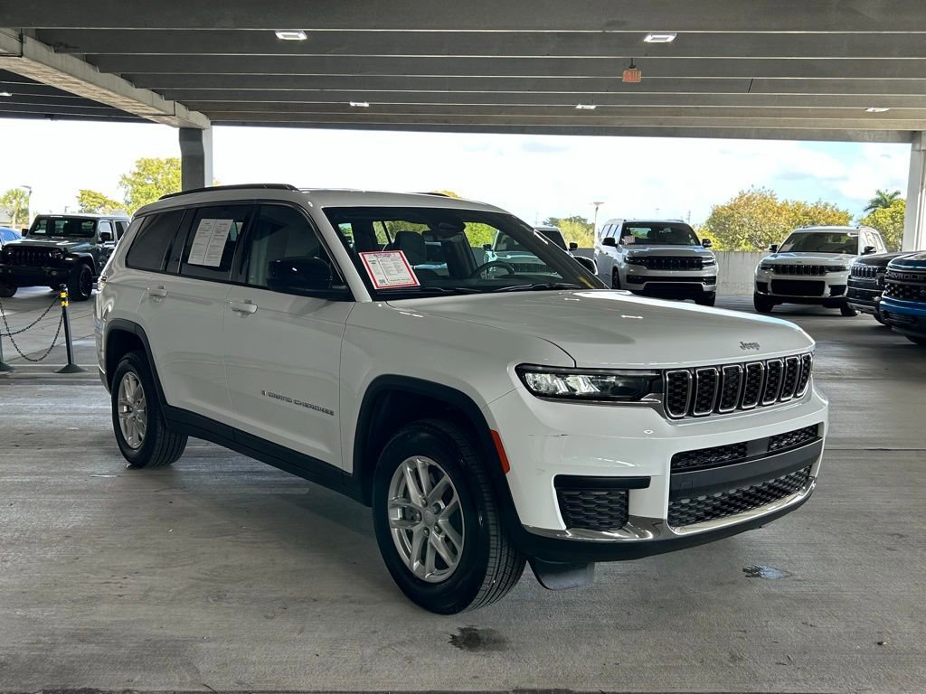Used 2025 Jeep Grand Cherokee L Laredo image 7