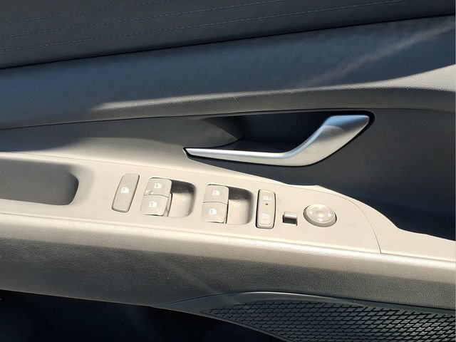 Used 2024 Hyundai Elantra SEL FWD image 17