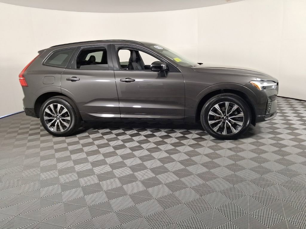 Certified 2024 Volvo XC60 B5 Core w/ Climate Package AWD/4WD image 7