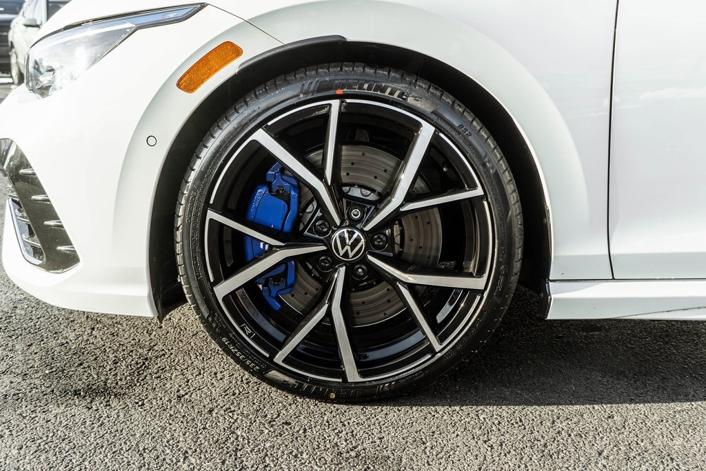 Used 2024 Volkswagen Golf R image 35