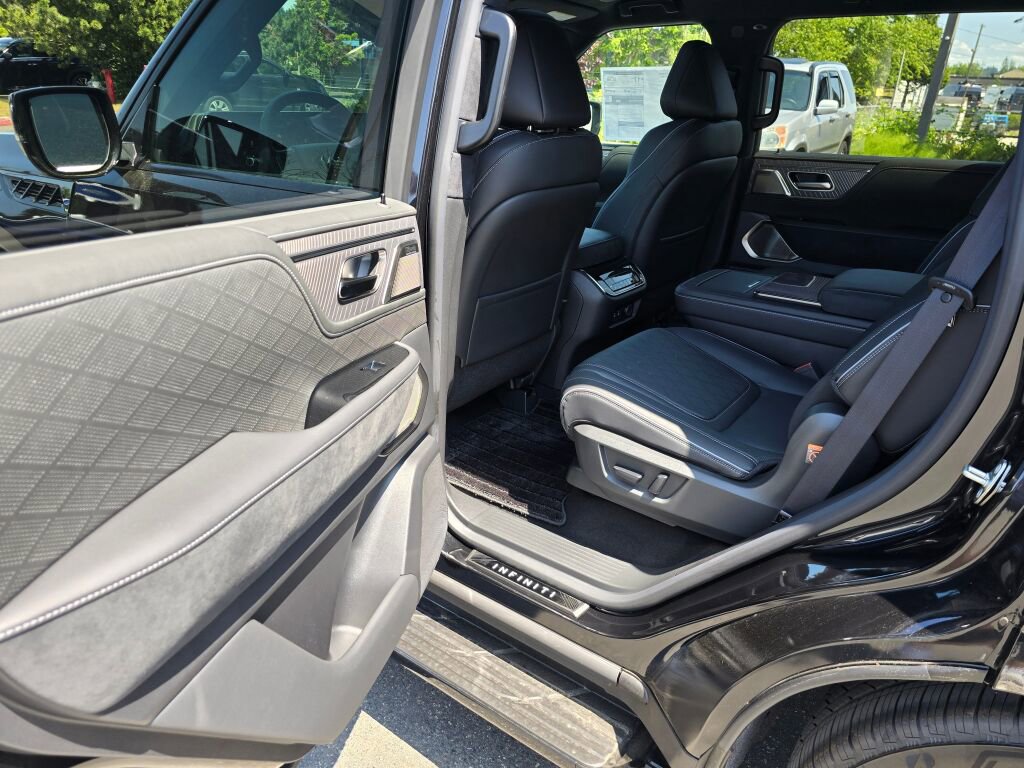 New 2025 INFINITI QX80 Autograph image 15