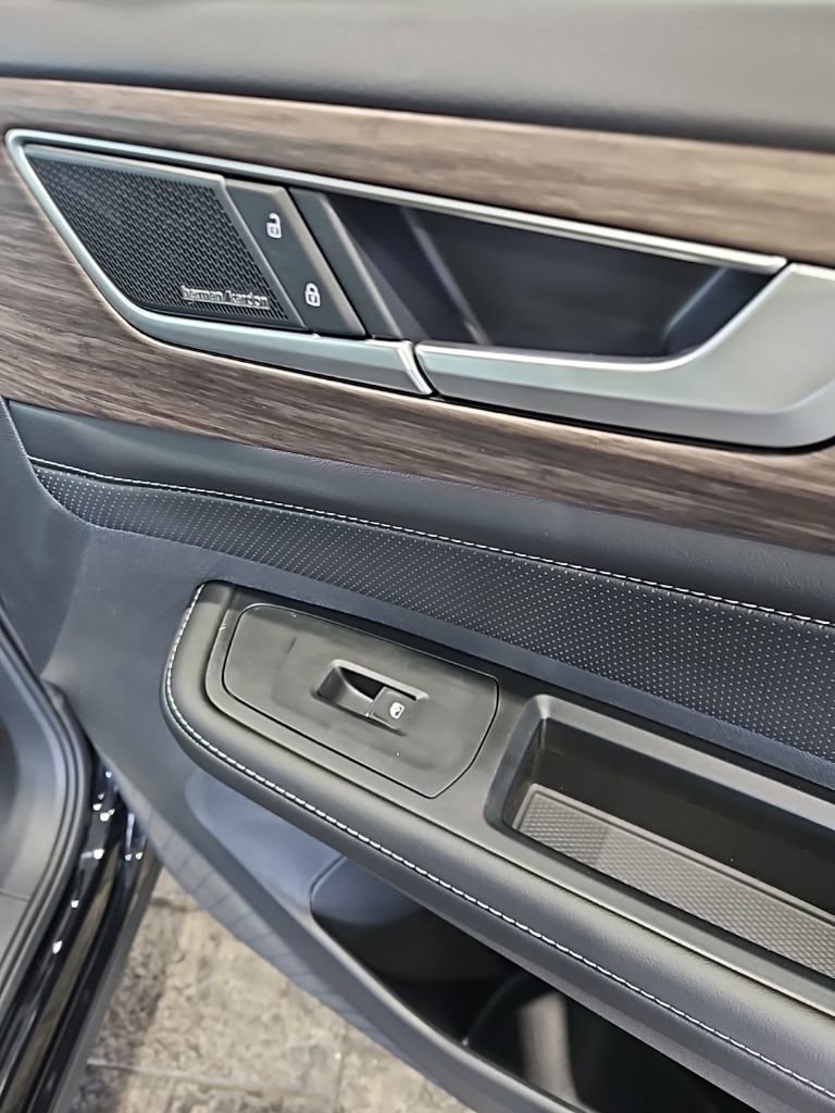 New 2026 Volkswagen Atlas SEL Premium R-Line image 12