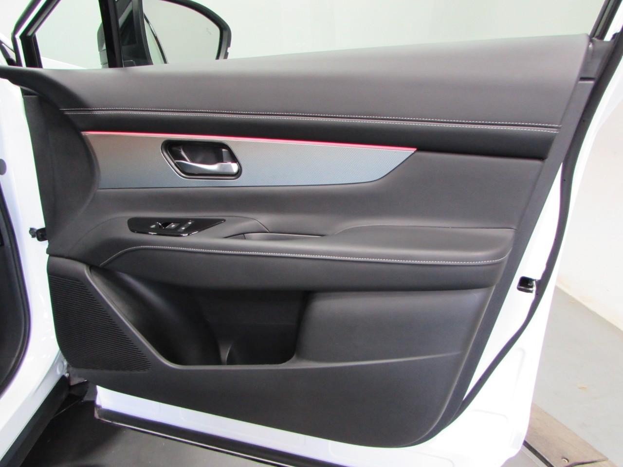 Used 2025 Nissan Murano SL w/ Cargo Package AWD/4WD image 16