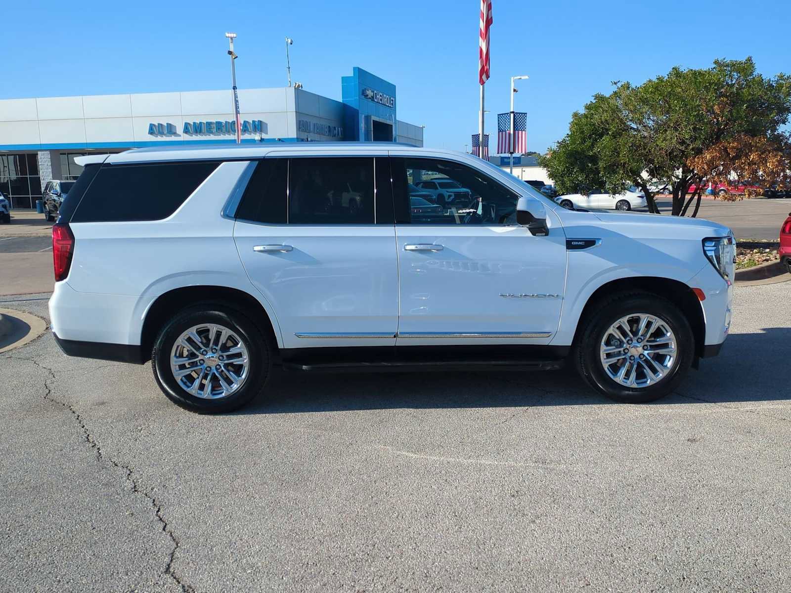 Used 2024 GMC Yukon SLT image 9