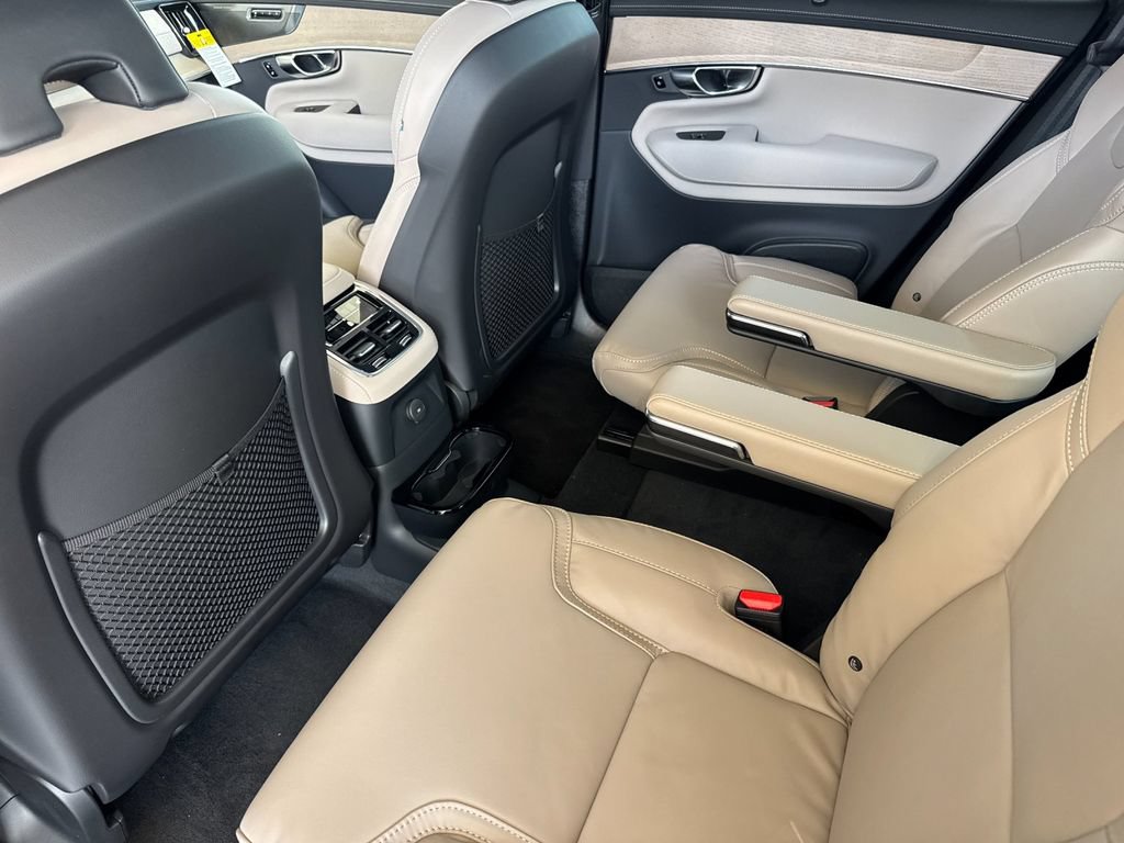 New 2026 Volvo XC90 T8 Ultra w/ Protection Package Premier AWD/4WD image 11