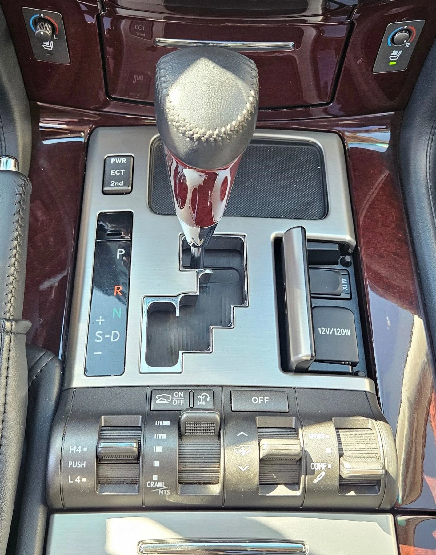 Used 2014 Lexus LX 570 4WD image 35