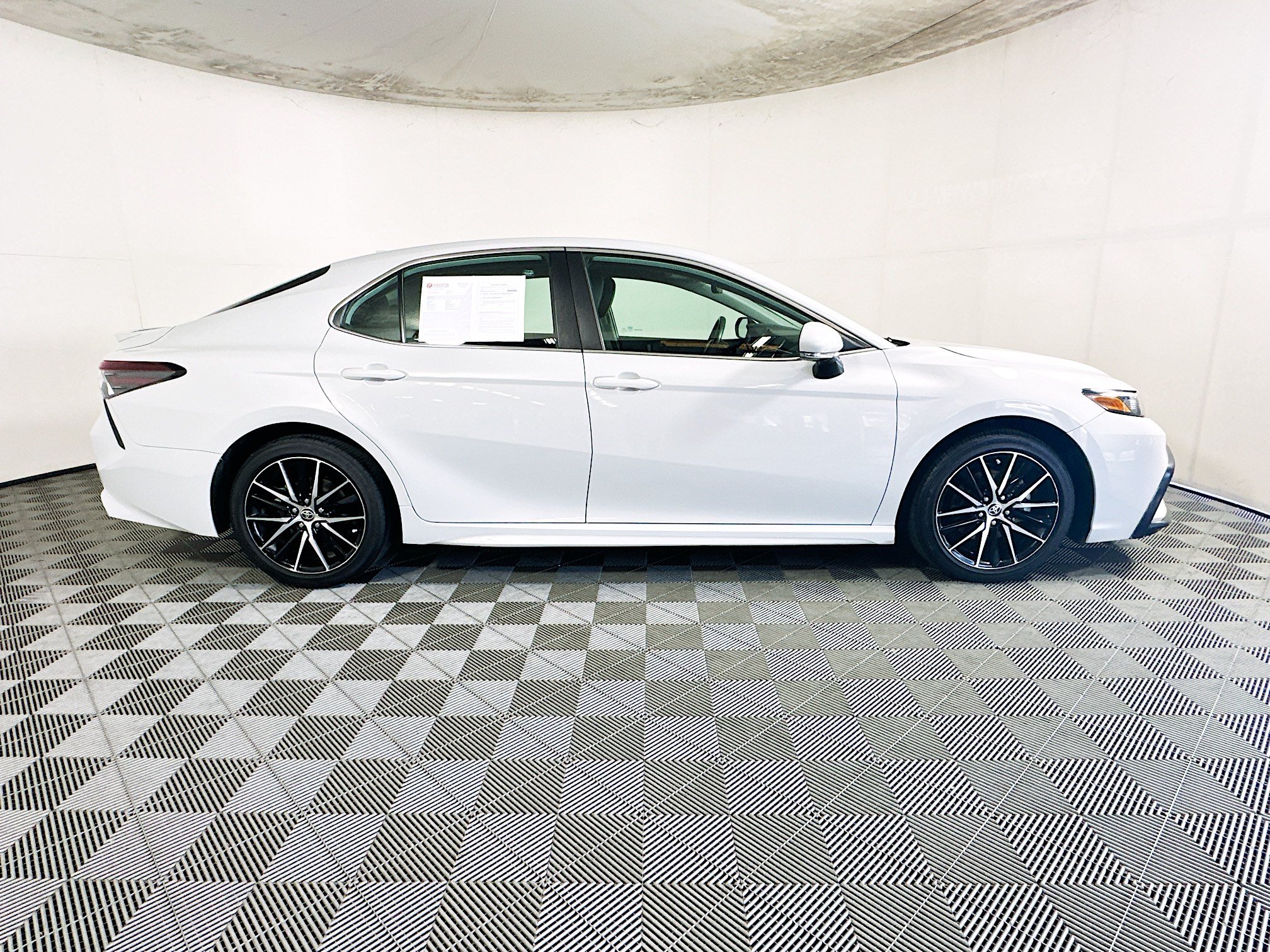 Certified 2023 Toyota Camry SE w/ Convenience Package FWD image 2