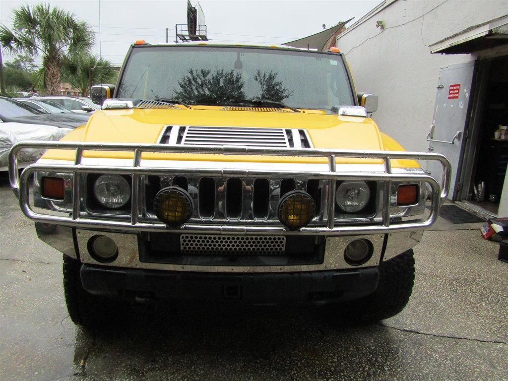 Used 2005 HUMMER H2 w/ Preferred Equipment Group image 2