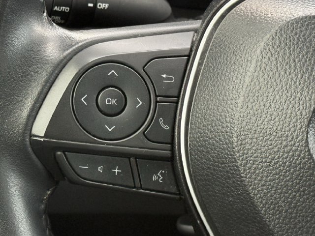 Used 2025 Toyota Corolla Cross XLE FWD image 13