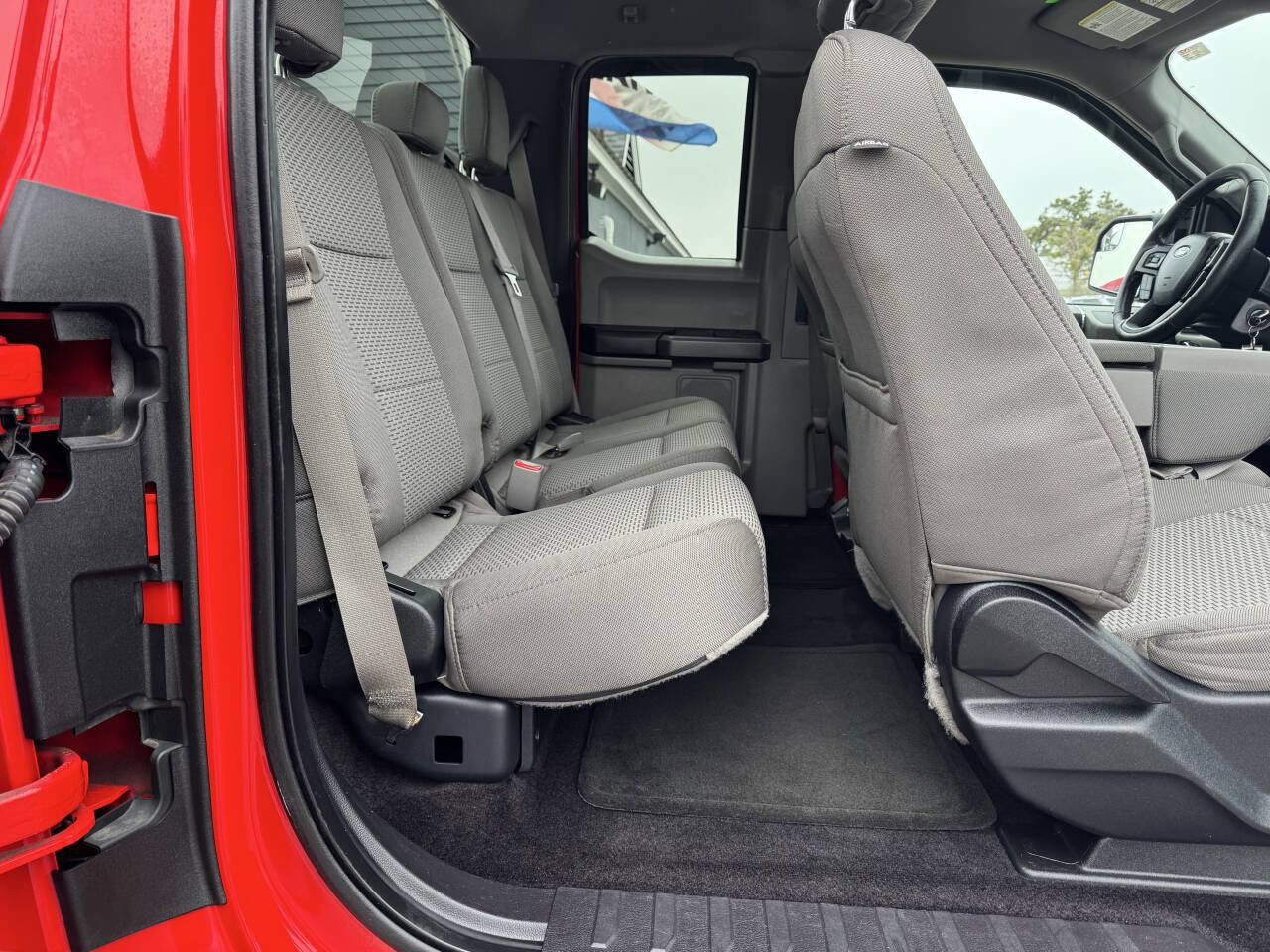 Used 2015 Ford F150 XLT w/ Equipment Group 301A Mid AWD/4WD image 30