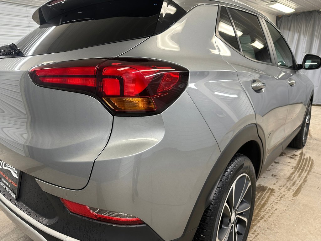 Used 2023 Buick Encore GX Select image 25