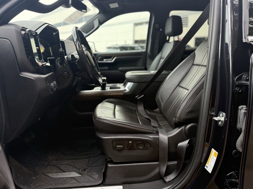 Used 2022 Chevrolet Silverado 1500 High Country w/ High Country Premium Package image 24