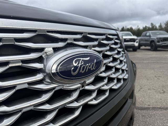 Used 2022 Ford Explorer Platinum w/ Equipment Group 601A image 10