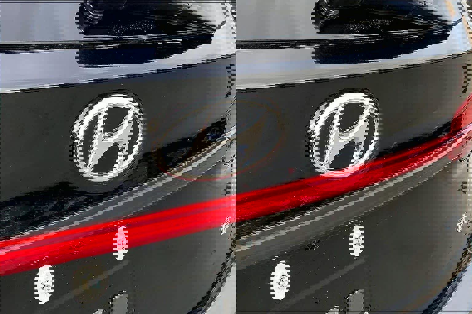 Used 2023 Hyundai Santa Fe SEL image 18