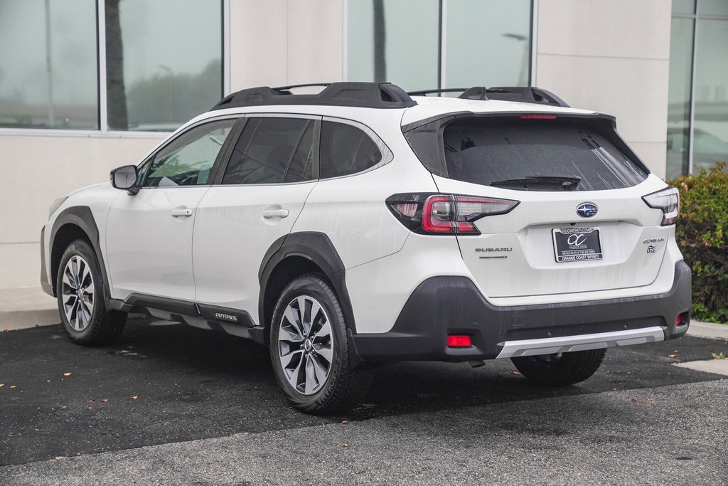 Used 2023 Subaru Outback Limited image 4