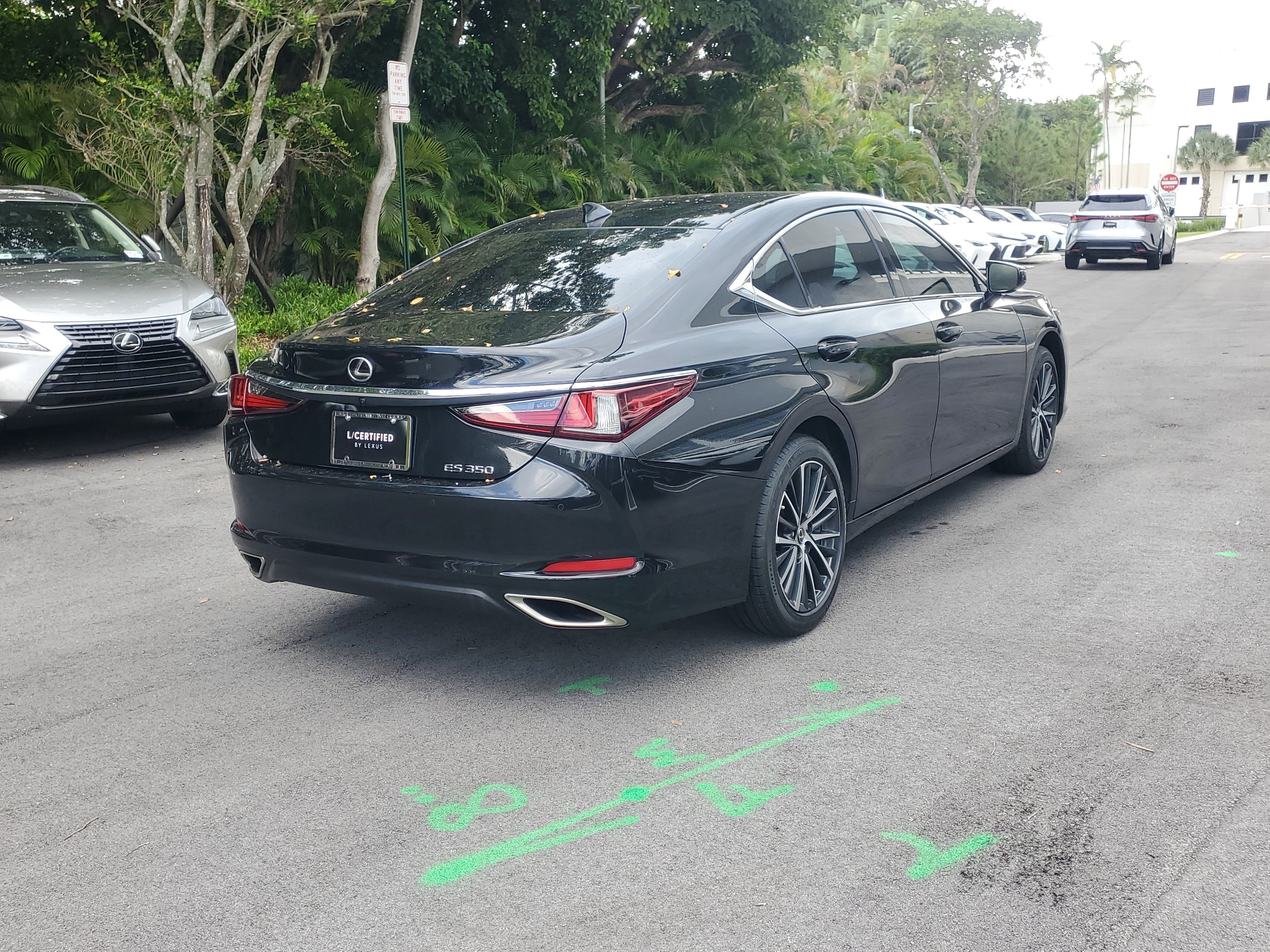 Used 2024 Lexus ES 350 w/ Premium Package image 8