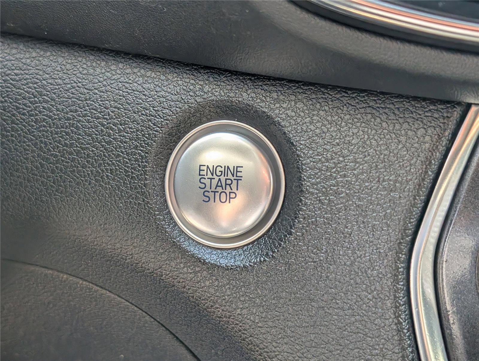 Used 2020 Hyundai Santa Fe SEL w/ Cargo Package AWD/4WD image 25