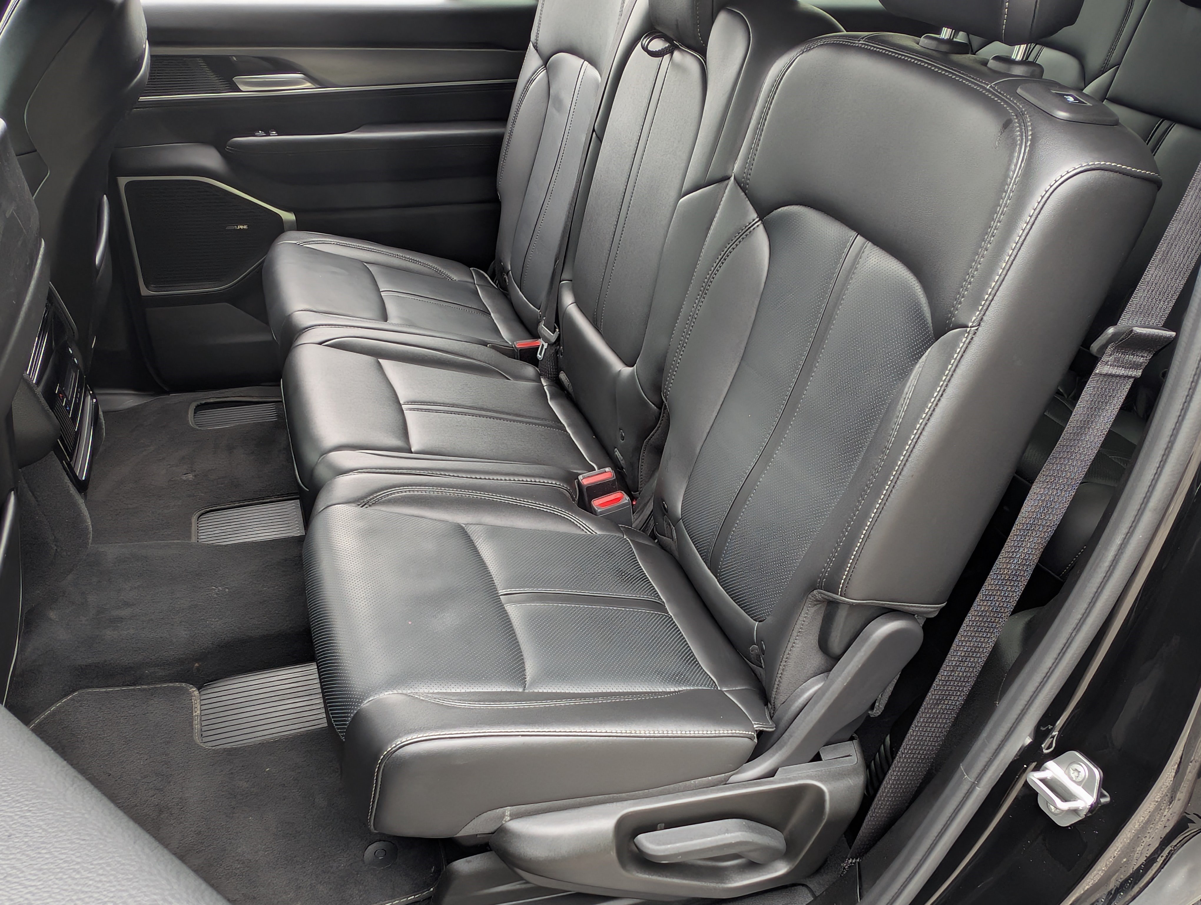 Used 2025 Jeep Wagoneer 4WD image 17