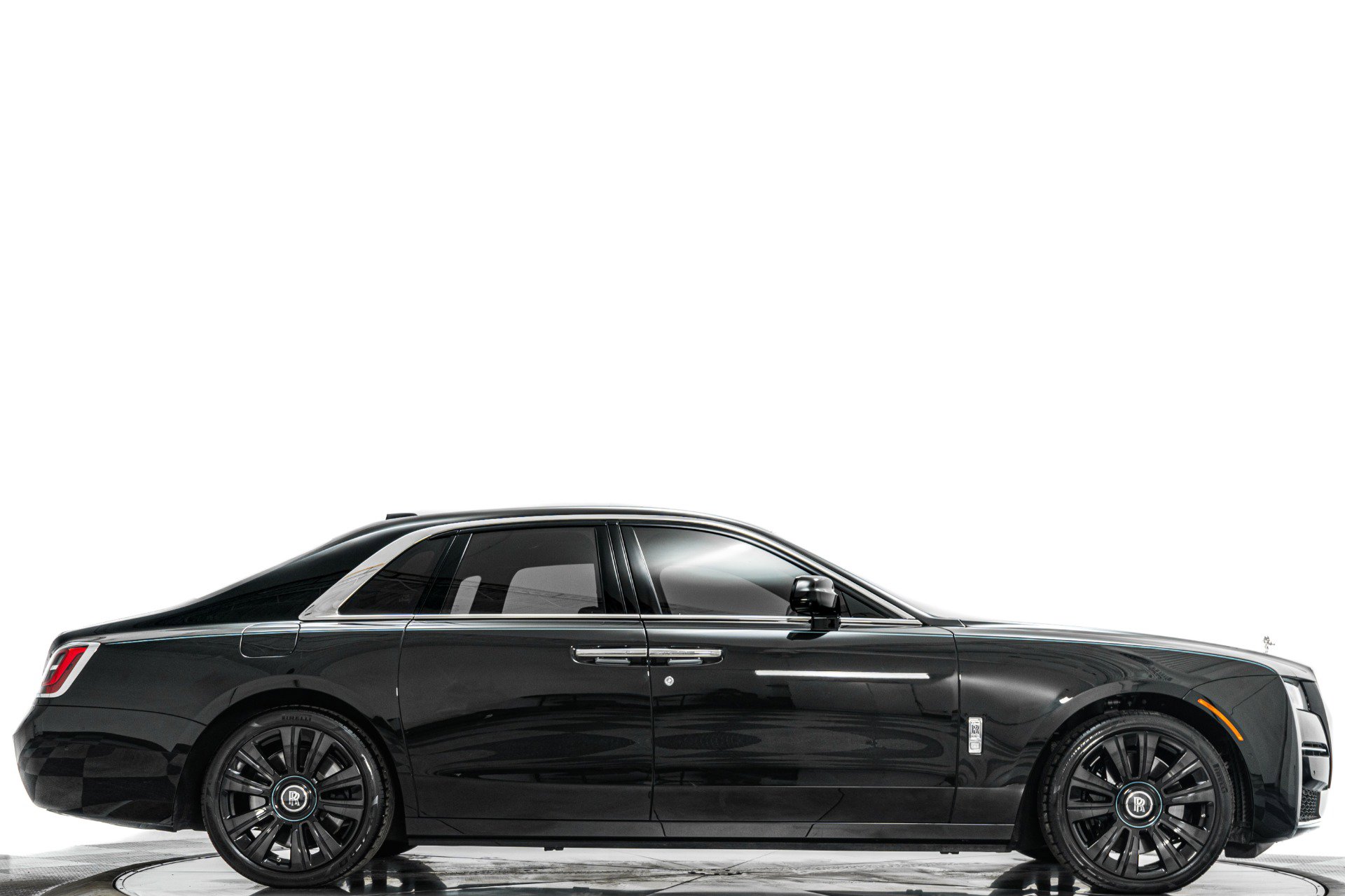 Used 2022 Rolls-Royce Ghost w/ Ghost Package image 2