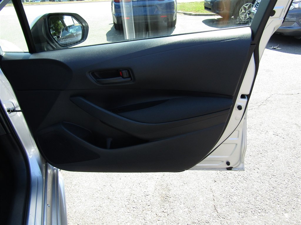 Used 2022 Toyota Corolla LE w/ Carpet Mat Package (TMS) FWD image 18