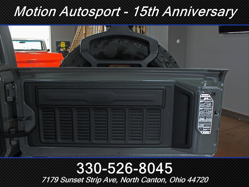 Used 2022 Jeep Wrangler Unlimited Sahara AWD/4WD image 12