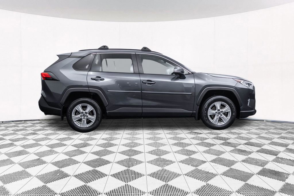 Used 2019 Toyota RAV4 XLE w/ Convenience Package image 10