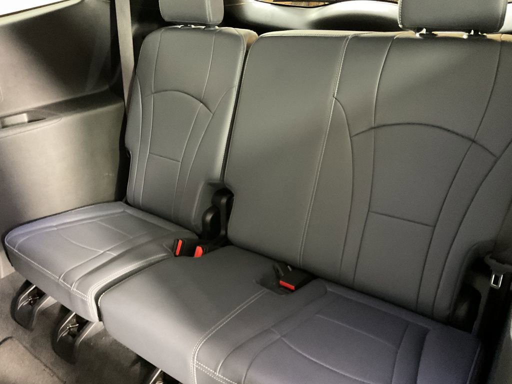 Used 2024 Buick Enclave Premium image 21