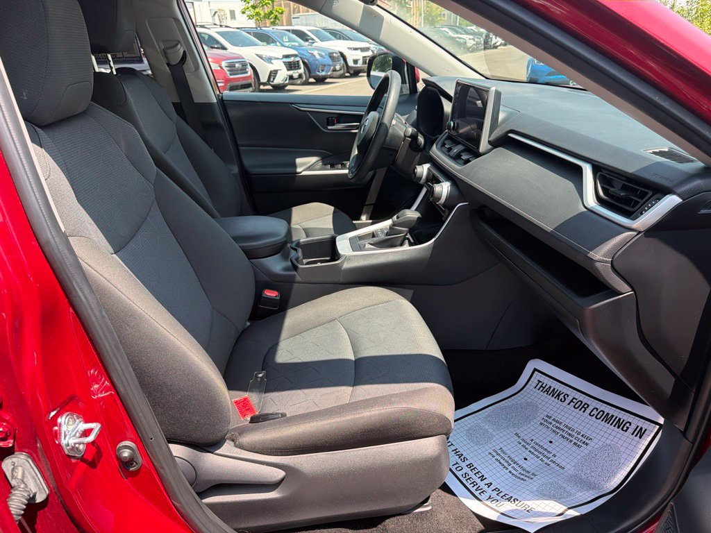 Used 2025 Toyota RAV4 XLE AWD/4WD image 10