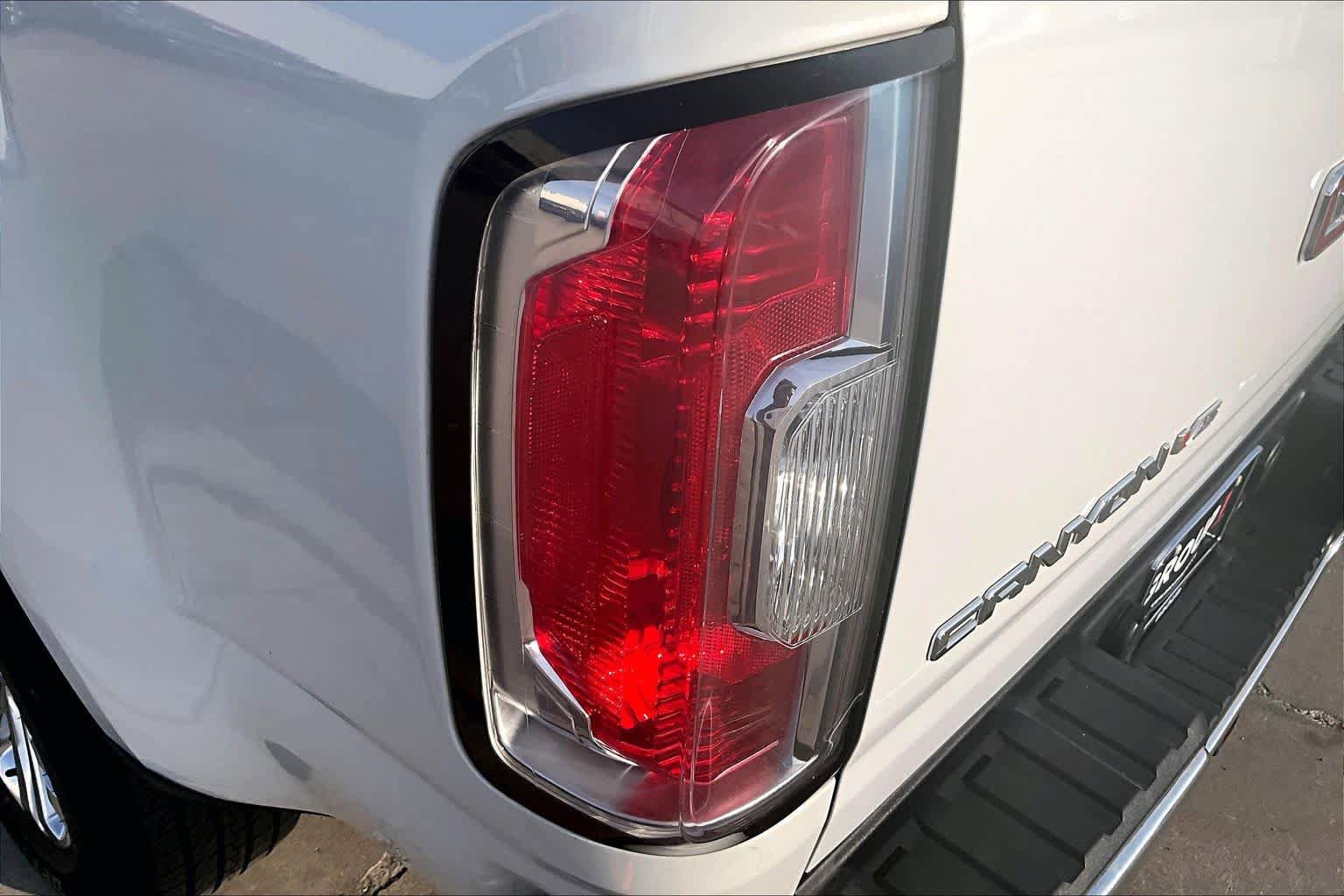Used 2017 GMC Canyon SLT w/ Driver Alert Package image 29