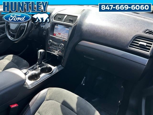 Used 2019 Ford Explorer XLT w/ Equipment Group 202A image 9