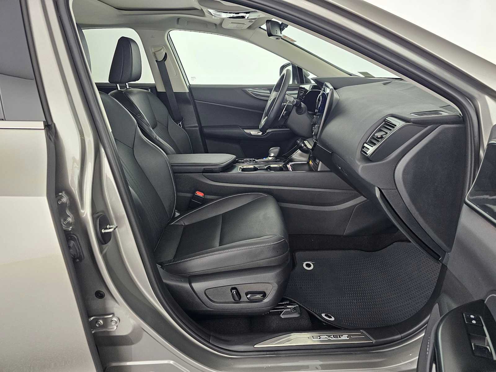 Certified 2026 Lexus NX 350 AWD w/ Accessory Package (2T) image 10