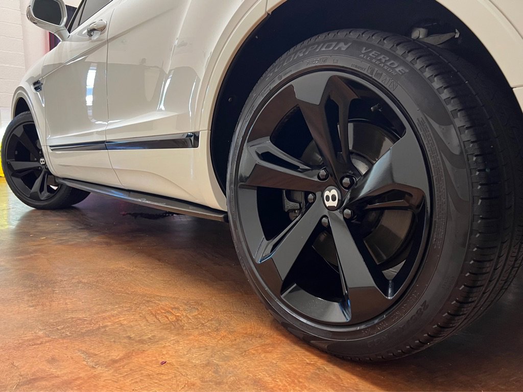 Used 2019 Bentley Bentayga image 58