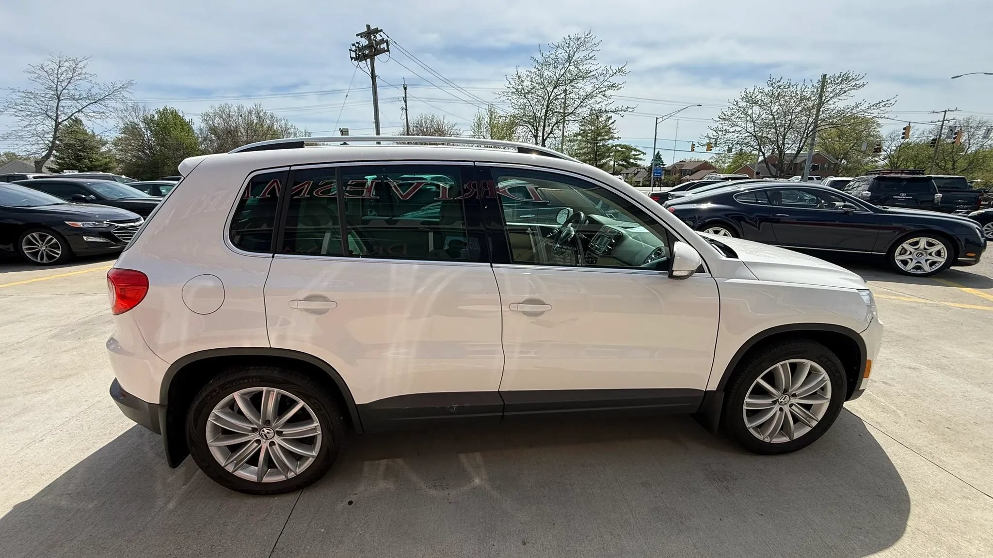 Used 2011 Volkswagen Tiguan S AWD/4WD image 8