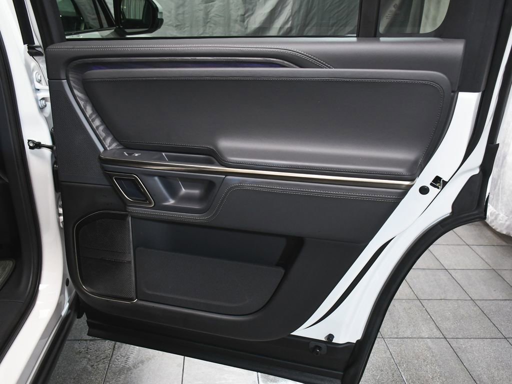 Used 2022 Rivian R1S Launch Edition image 14