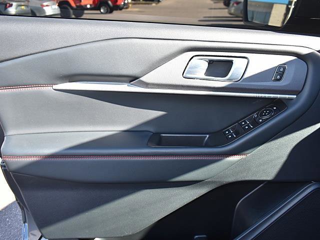 Used 2025 Ford Explorer ST-Line image 12