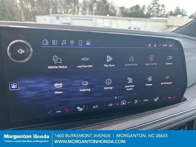 Used 2025 Chevrolet Suburban Z71 w/ Comfort Package image 24