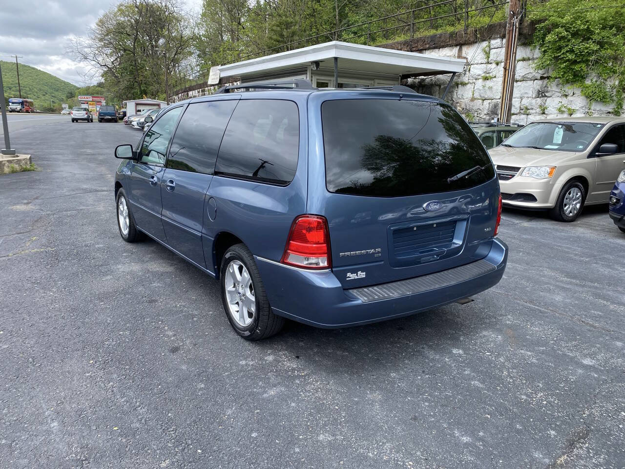 Used 2006 Ford Freestar SEL FWD image 3