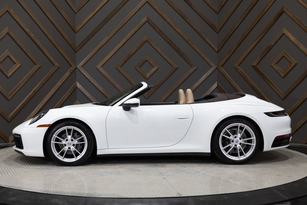 Used 2024 Porsche 911 Carrera image 3