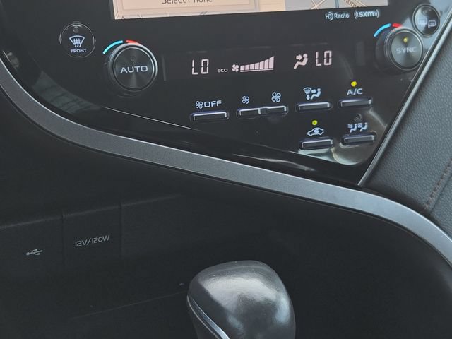 Certified 2020 Toyota Camry XLE w/ Sunroof Package FWD image 21