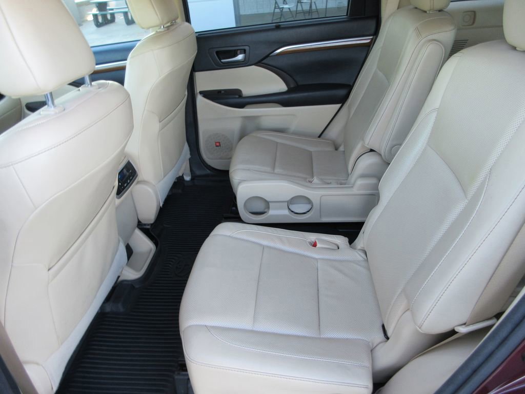 Used 2017 Toyota Highlander Limited image 13