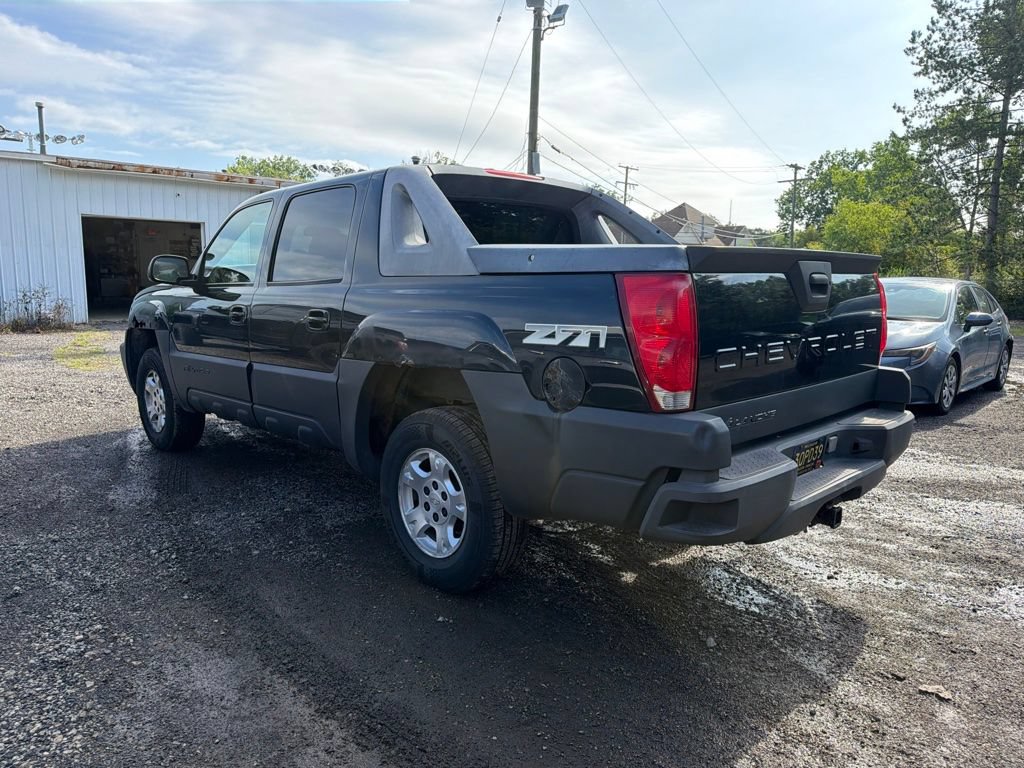 Used 2003 Chevrolet Avalanche 4x4 w/ Suspension Package, Off-Road image 4