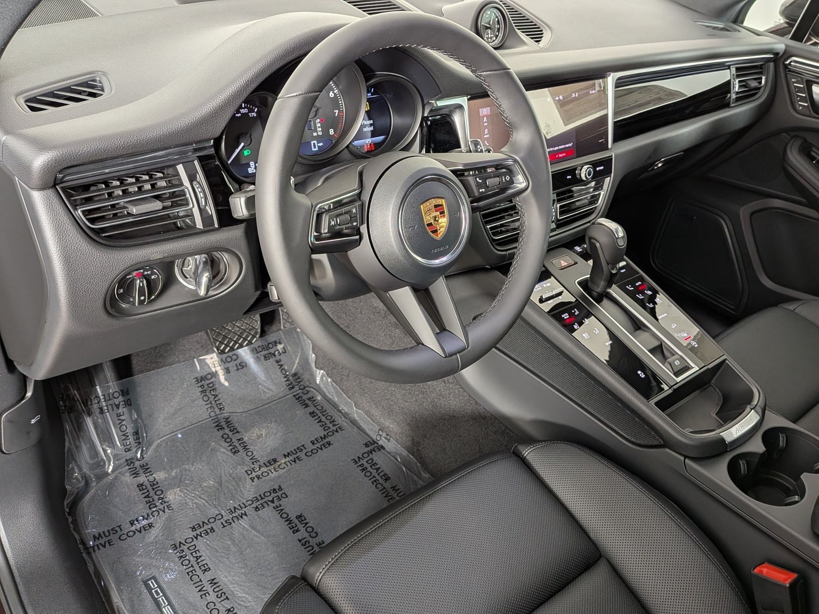 New 2026 Porsche Macan AWD/4WD image 4