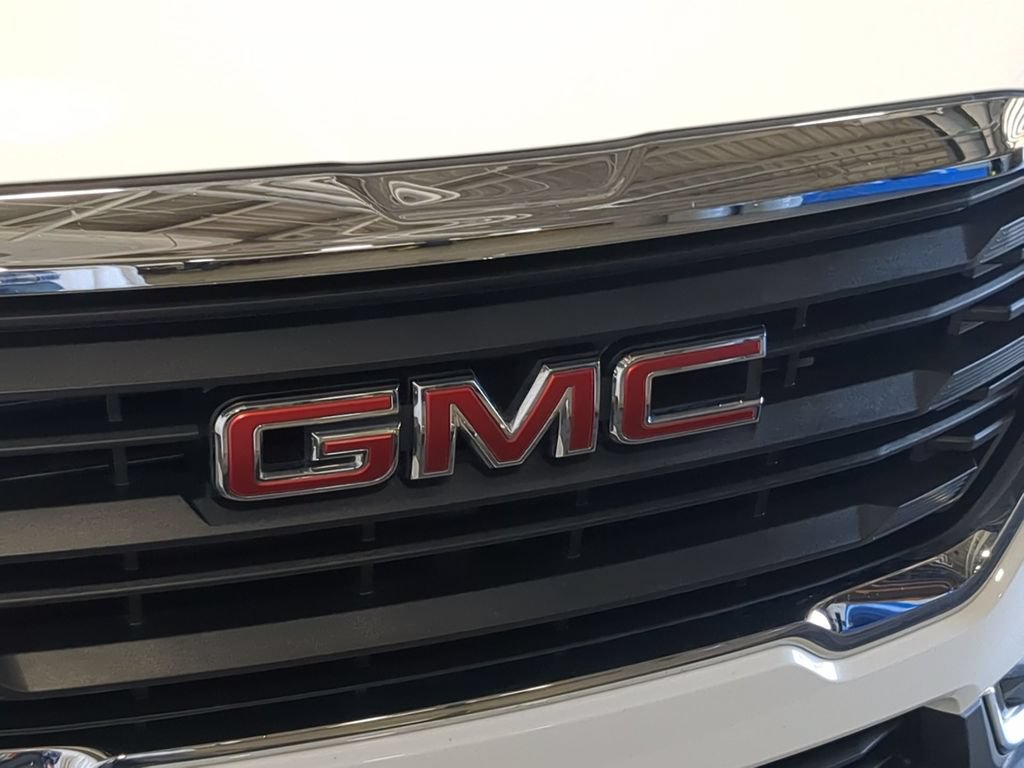 Used 2023 GMC Terrain SLE w/ Driver Convenience Package FWD image 15