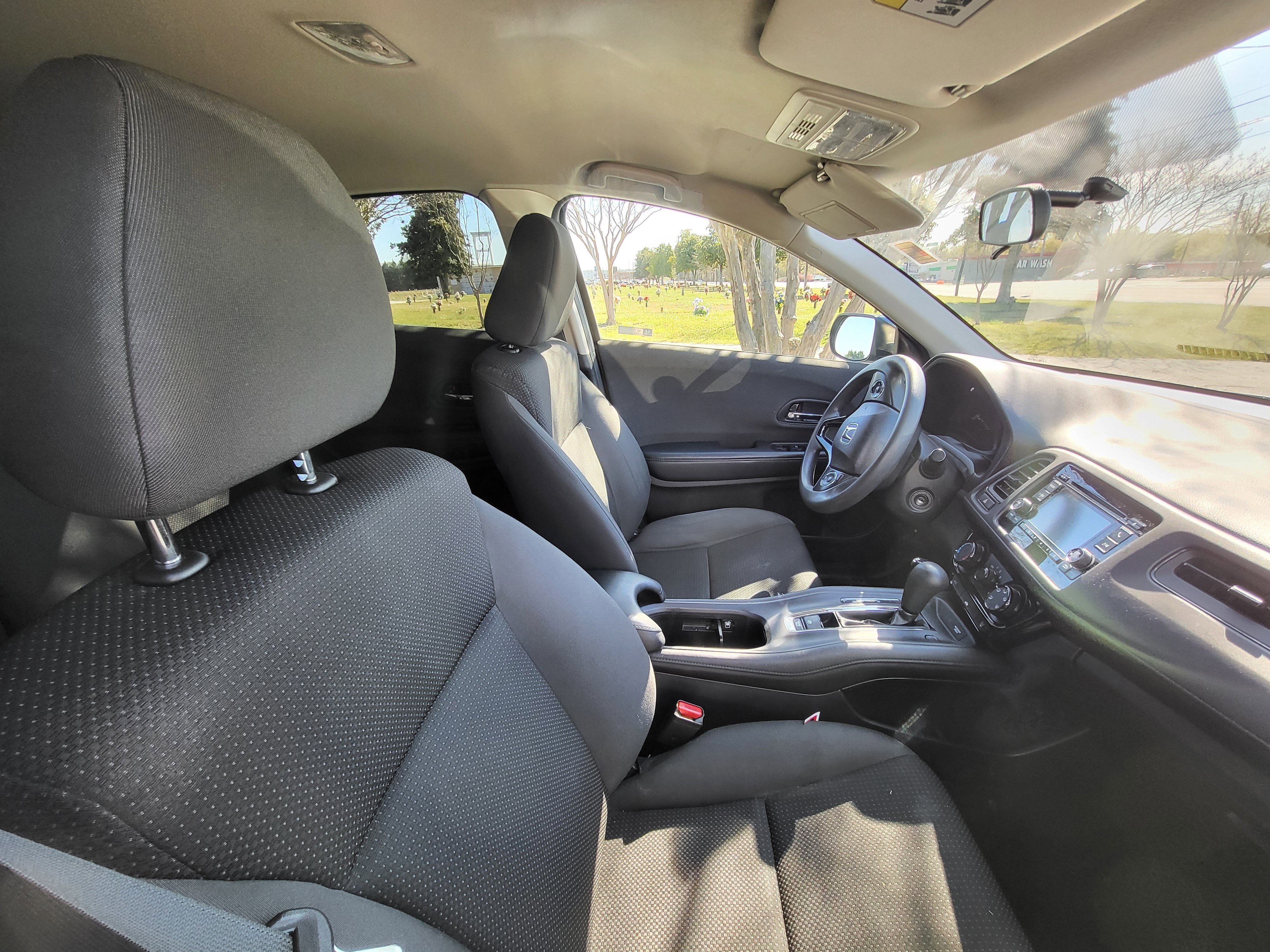 Used 2019 Honda HR-V LX image 8