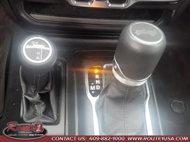 Used 2022 Jeep Wrangler Unlimited Sahara AWD/4WD image 25