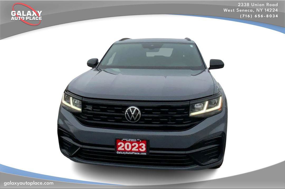 Used 2023 Volkswagen Atlas Cross Sport SEL AWD/4WD image 2