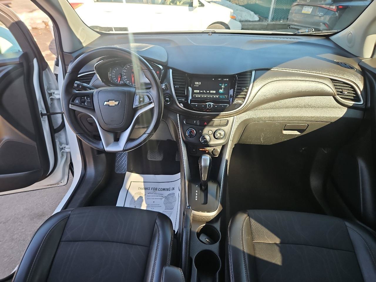 Used 2017 Chevrolet Trax LT w/ LT Convenience Package image 21