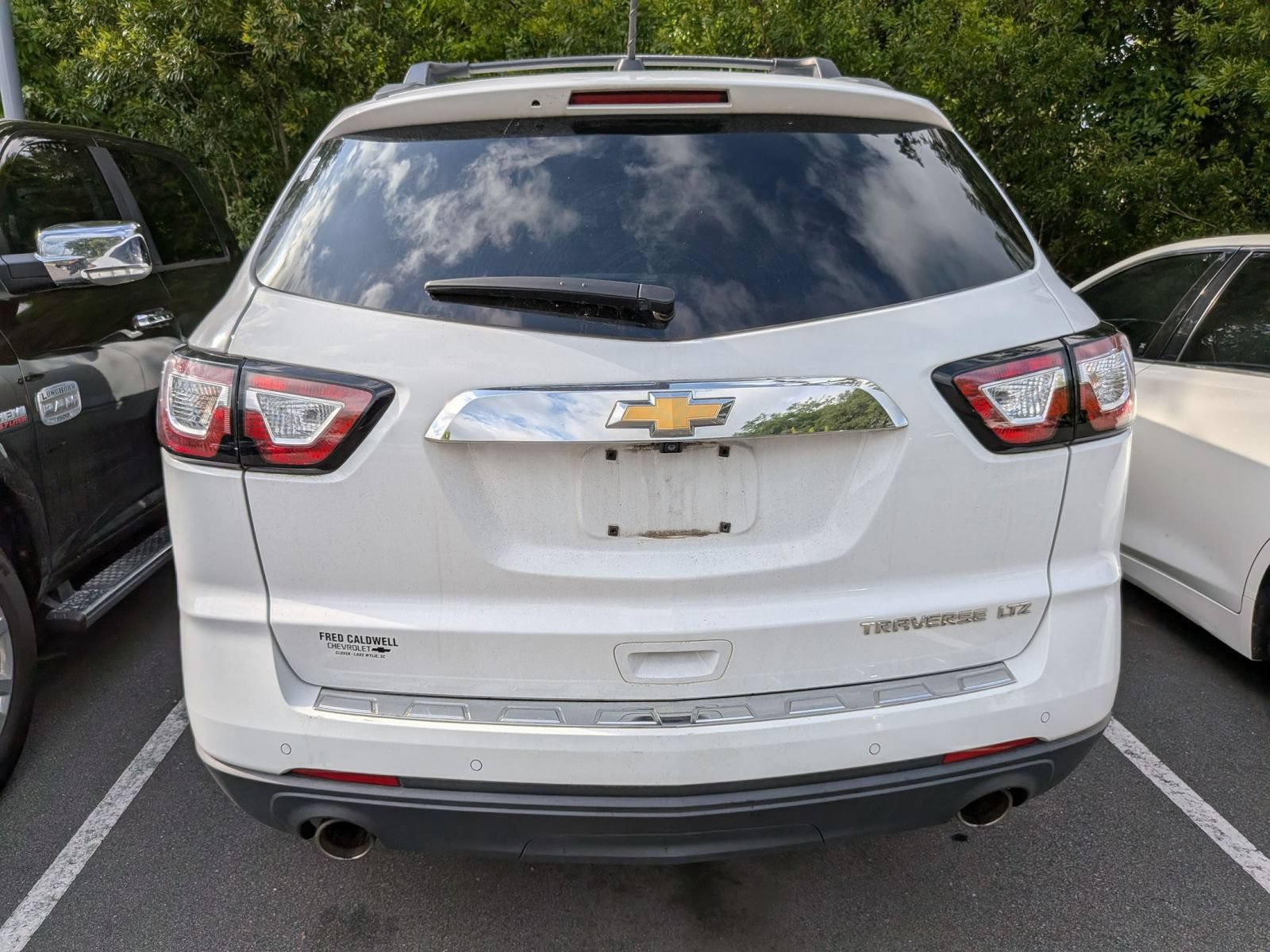 Used 2016 Chevrolet Traverse LTZ w/ LPO, 'HIT The Road' Package FWD image 3